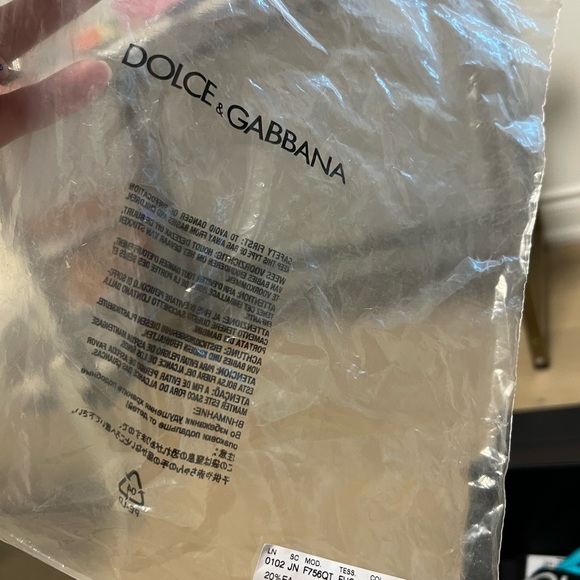 Dolce and Gabbana set - Picture 5 of 11